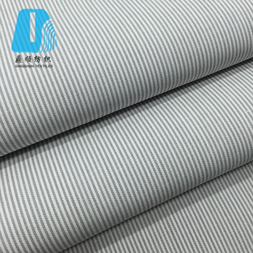 Cotton polyester yarn dyed