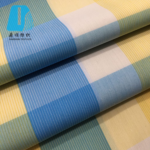 Cotton polyester yarn dyed