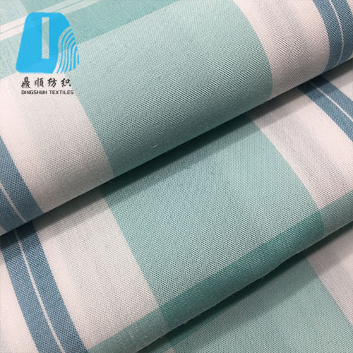 Cotton polyester yarn dyed