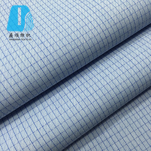 Cotton polyester yarn dyed